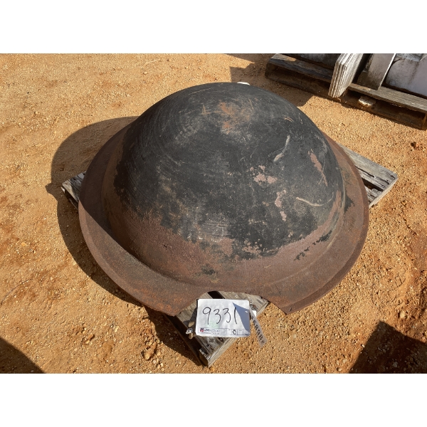 CAST IRON KETTLE (DAMAGED)