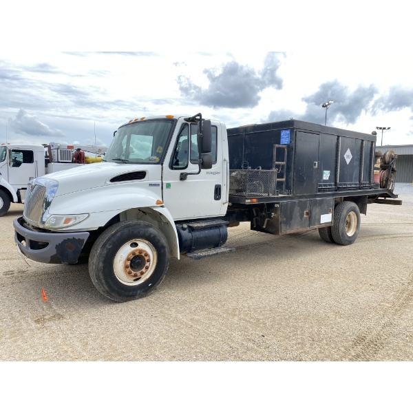 2008 INTERNATIONAL DURASTAR 4300 Fuel / Lube Truck