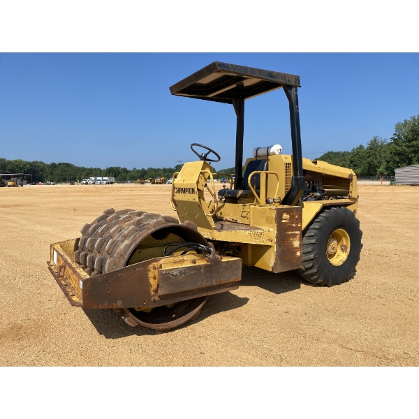 1996 CHAMPION 540P Roller