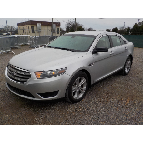 2019 FORD TAURUS Automobile