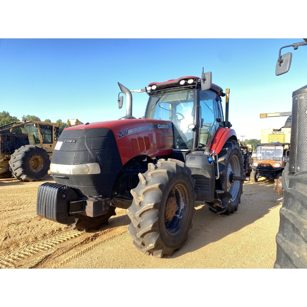 2020 CASE MAGNUM 200 Farm Tractor