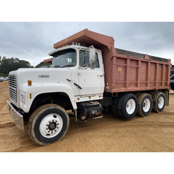 1988 FORD L9000 Dump Truck