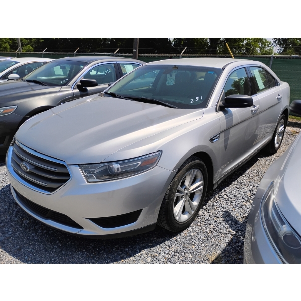 2019 FORD TAURUS Automobile