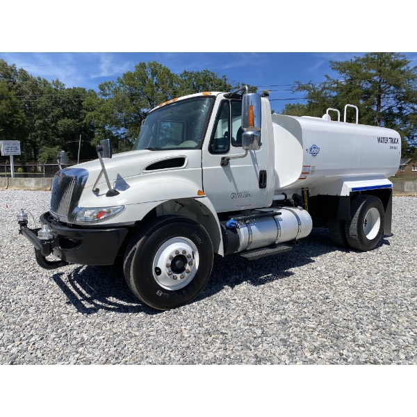 2018 INTERNATIONAL 4300 Water Truck