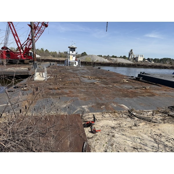 120' X 50' X 7' Barge