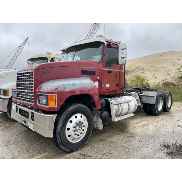 2020 MACK PI64T Day Cab Truck