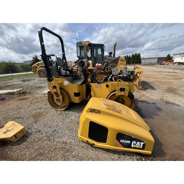 2019 CAT CB36B Roller