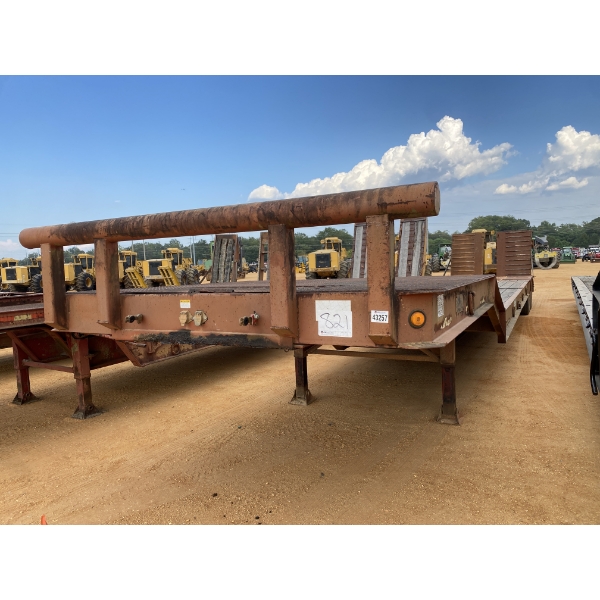 1999 CLARK  Lowboy Trailer