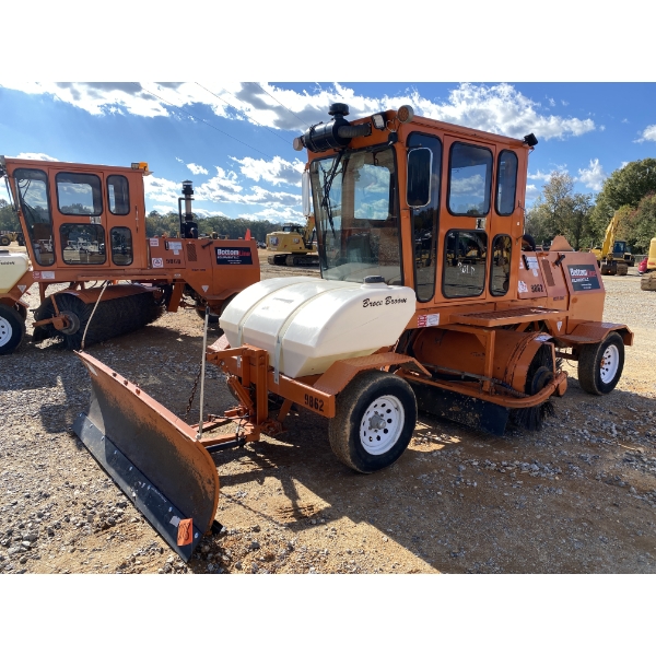 2021 BROCE RCT350 Broom