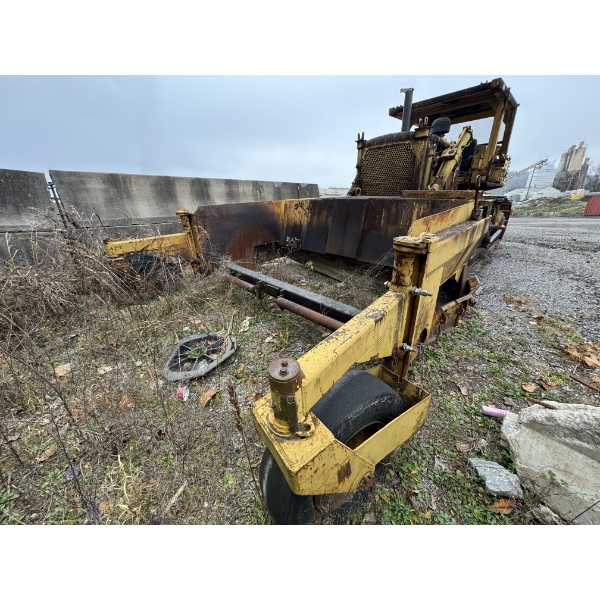 1982 CAT D7G Dozer / Crawler Tractor