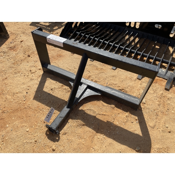 RECEIVER HITCH FRAME, fits skid steer loader