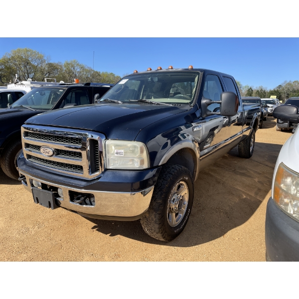 2006 FORD F350 LARIAT Pickup Truck
