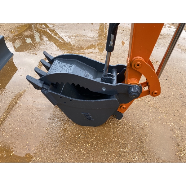 HITACHI ZX50U-5N Excavator - Mini - J.M. Wood Auction Company, Inc.