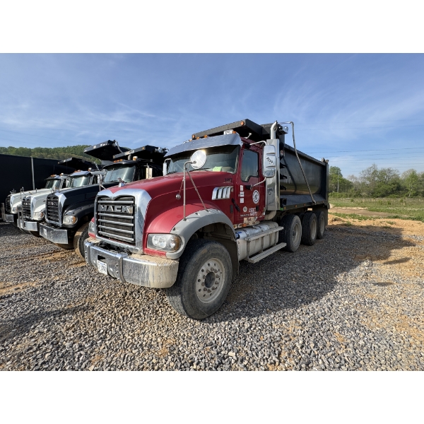 2016 MACK GU713 Dump Truck