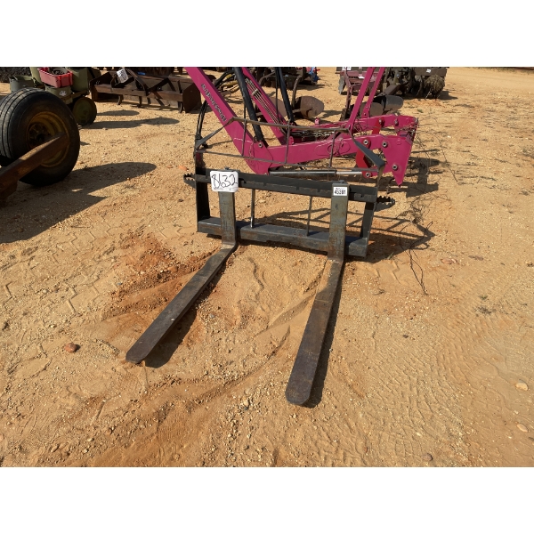TITAN FORKS