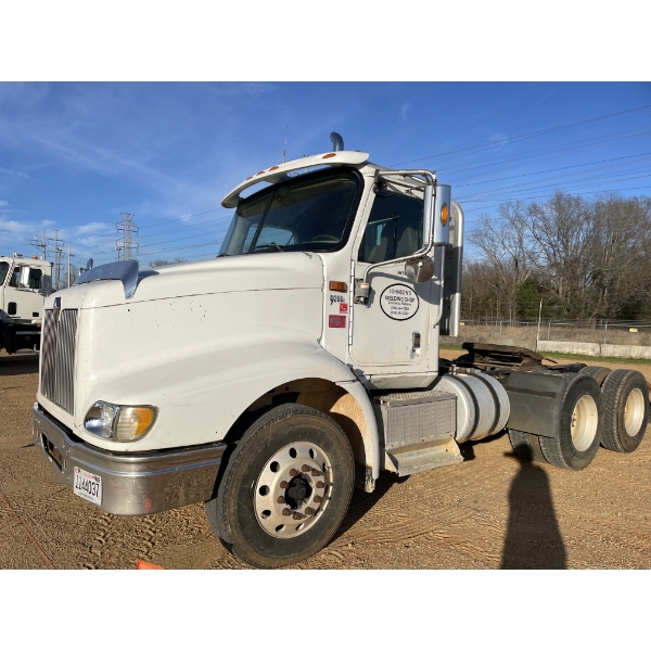 2004 INTERNATIONAL 9200i Day Cab Truck