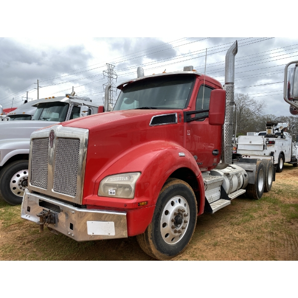 2018 KENWORTH T880 Day Cab Truck