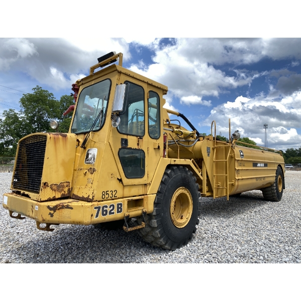 1997 JOHN DEERE 762B Water Wagon
