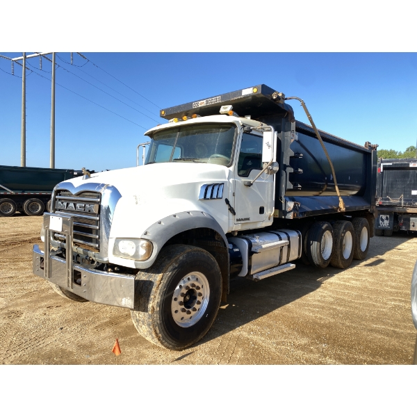 2017 MACK GU713 Dump Truck