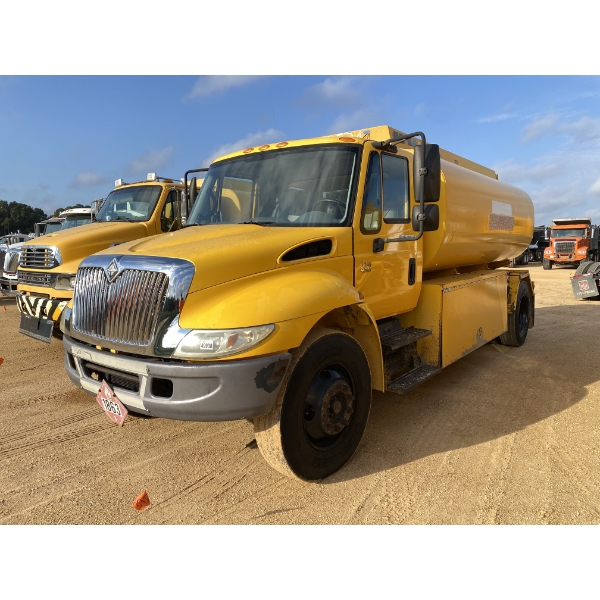 2007 INTERNATIONAL 4200 Gas / Fuel Truck