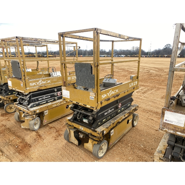 2017 SKYJACK SJIII-3219 Scissor Lift
