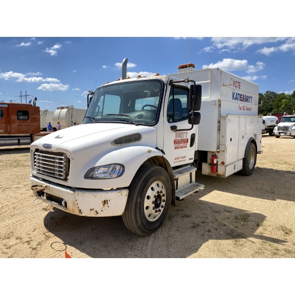 2005 FREIGHTLINER M2 Service / Mechanic Truck