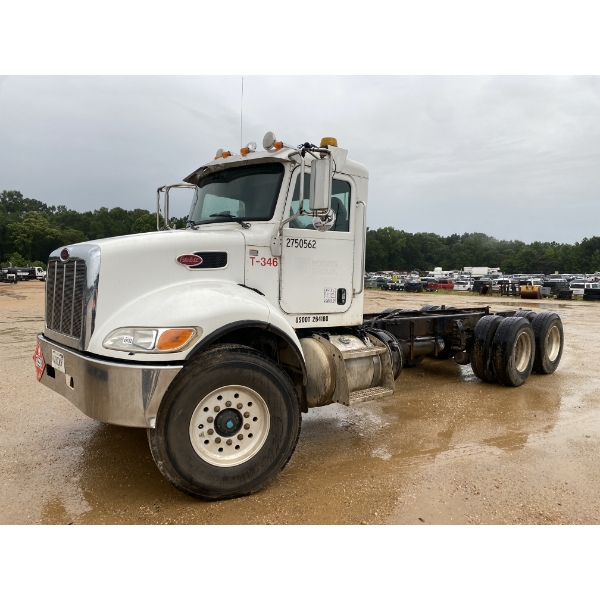 2016 PETERBILT 348 Cab and Chassis Truck