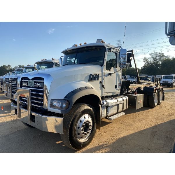 2019 MACK GR64F Roll Off Truck