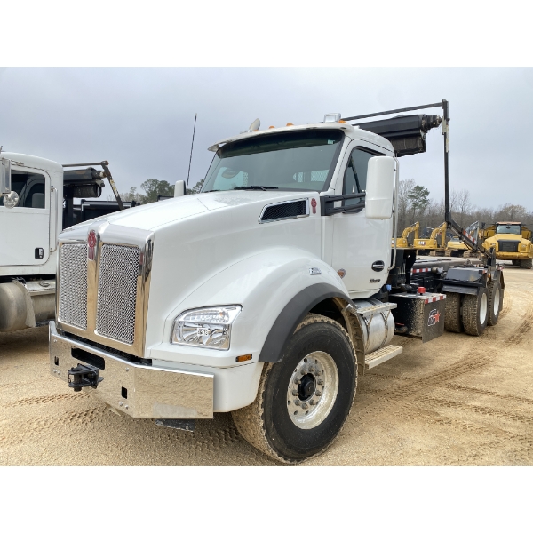 2025 KENWORTH T880 Roll Off Truck