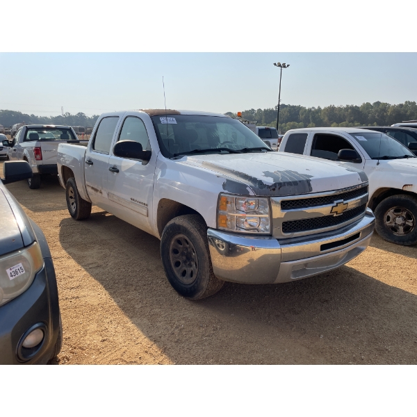 2012 CHEVROLET SILVERADO LT Pickup Truck