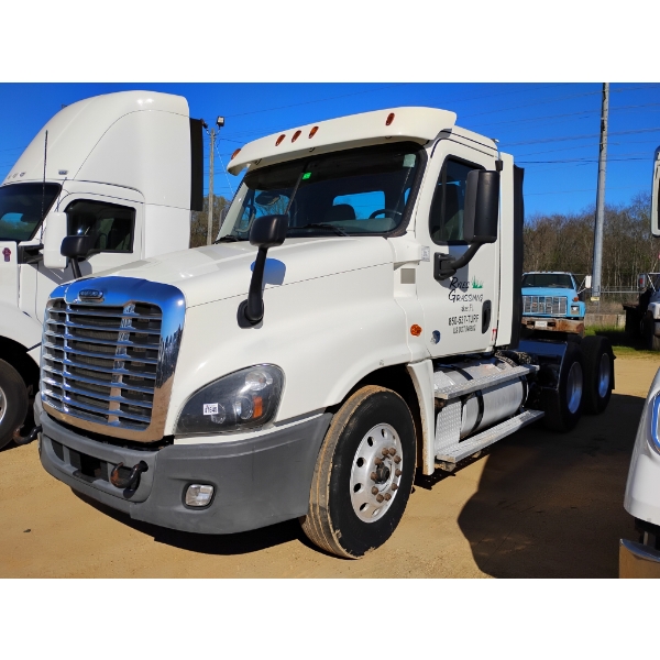 2017 FREIGHTLINER CASCADIA Day Cab Truck