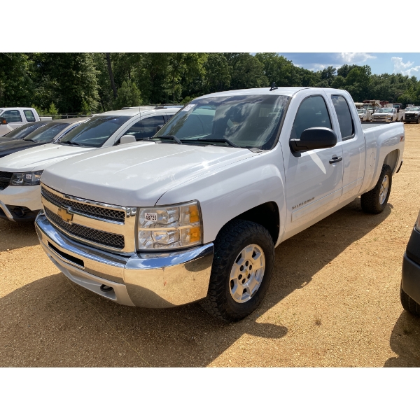2013 CHEVROLET SILVERADO LT Z71 Pickup Truck