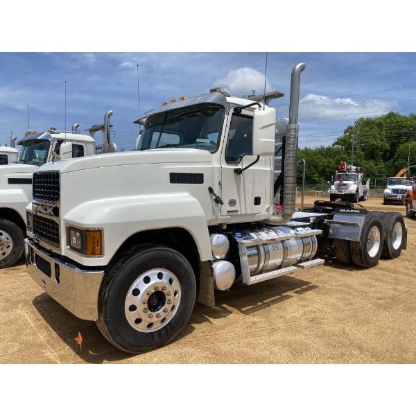 2025 MACK PI64T Day Cab Truck