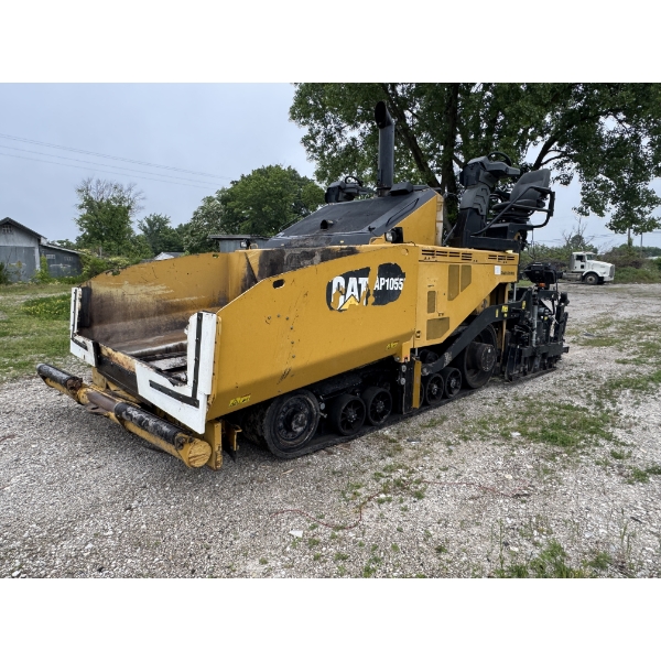 2018 CAT 1055F Asphalt Paver