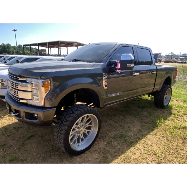 2018 FORD F250 PLATINUM FX4 Pickup Truck