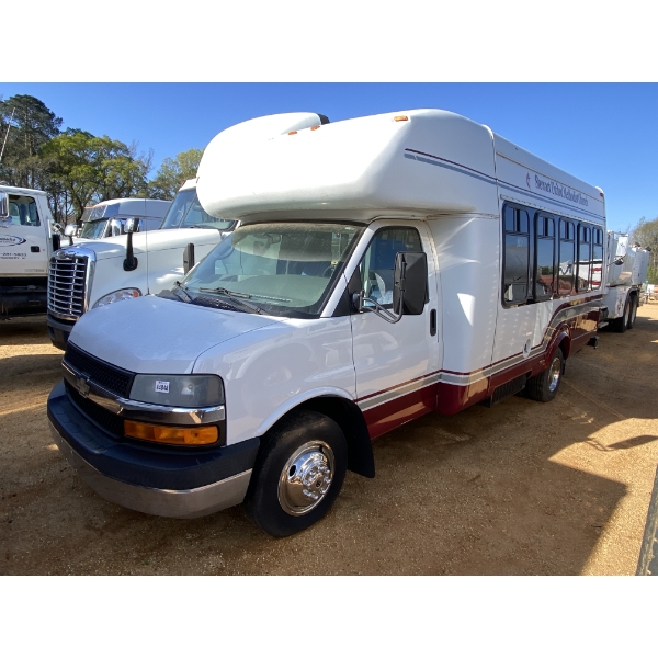 2005 CHEVROLET EXPRESS Bus