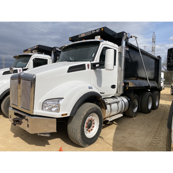 2016 KENWORTH T880 Dump Truck