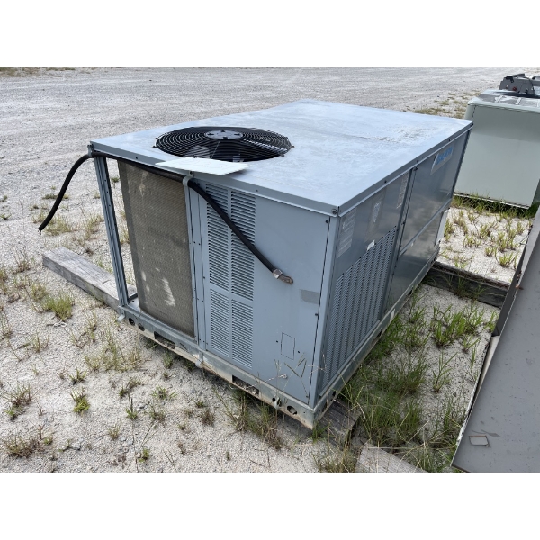 DAIKIN AIR CONDITIONER UNIT