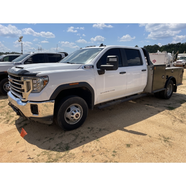 2020 GMC 3500 HD Flatbed Truck