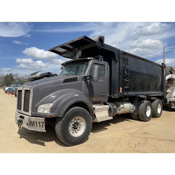 2020 KENWORTH T880 Dump Truck