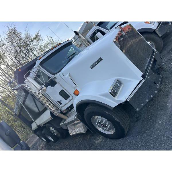 2014 KENWORTH T800 Dump Truck