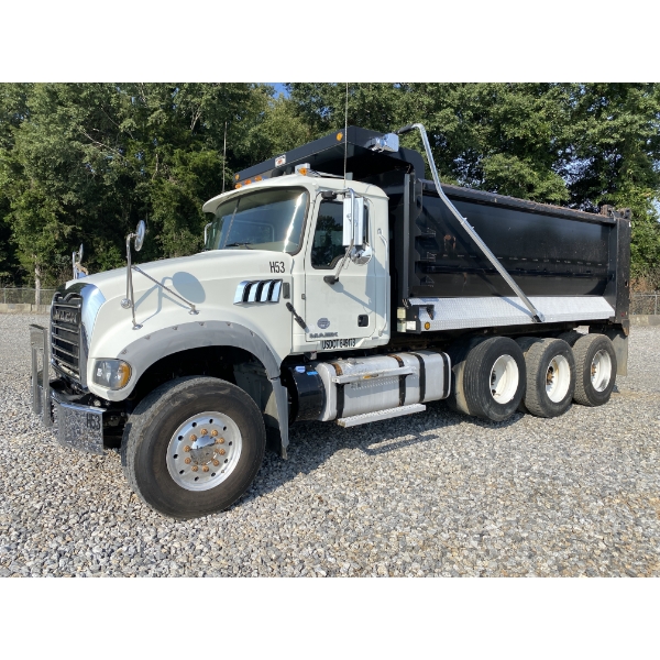 2015 MACK GU713 Dump Truck
