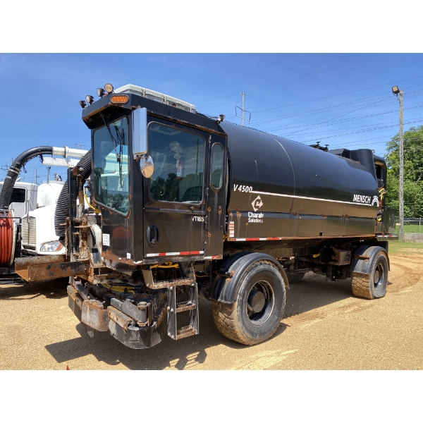 MENSCH RUBBER ROUND-UP V4500 Vacuum Truck