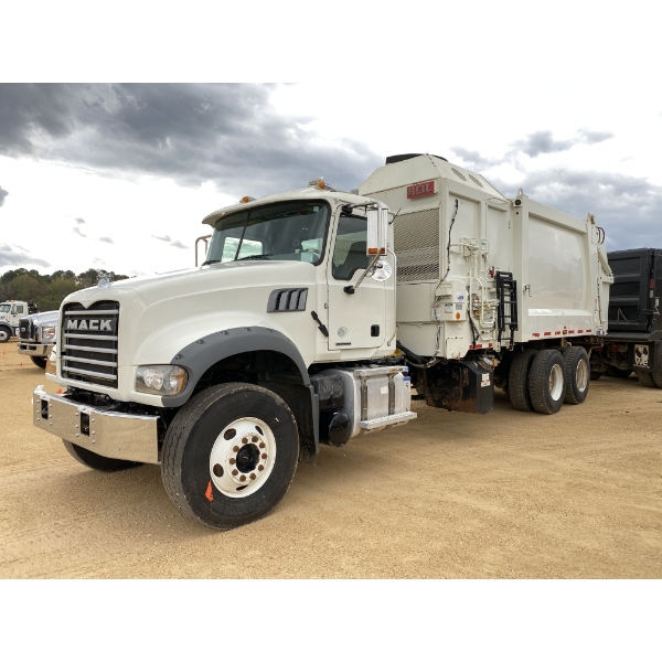 2022 MACK GR64F Garbage / Sanitation Truck