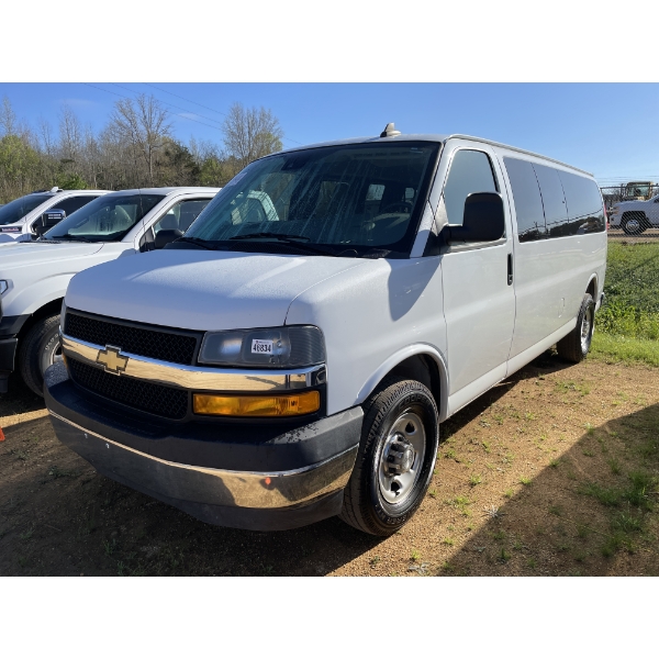 2020 CHEVROLET EXPRESS Passenger Van