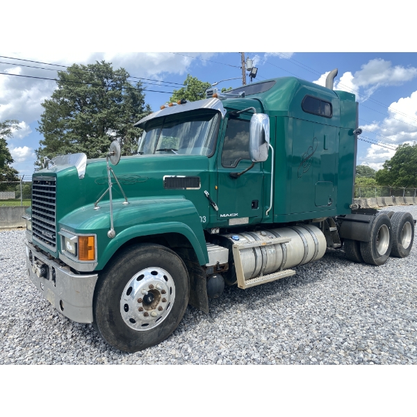2013 MACK CHU613 Sleeper Truck
