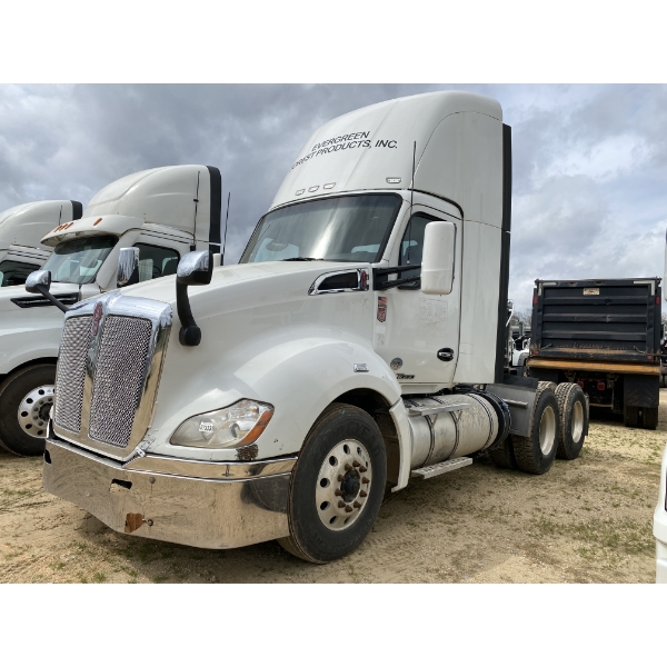 2021 KENWORTH T680 Day Cab Truck