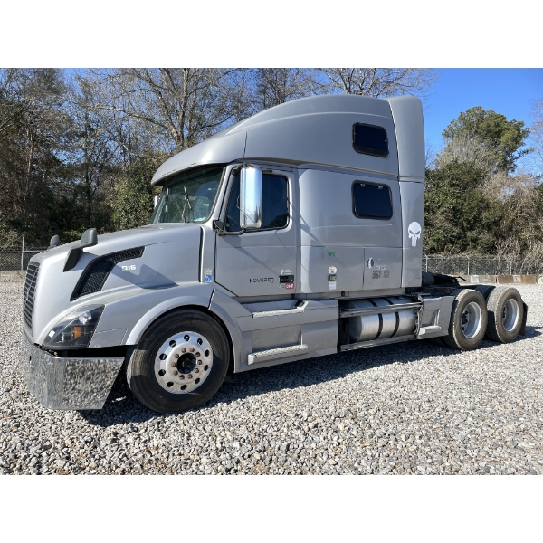 2009 VOLVO VNL Sleeper Truck