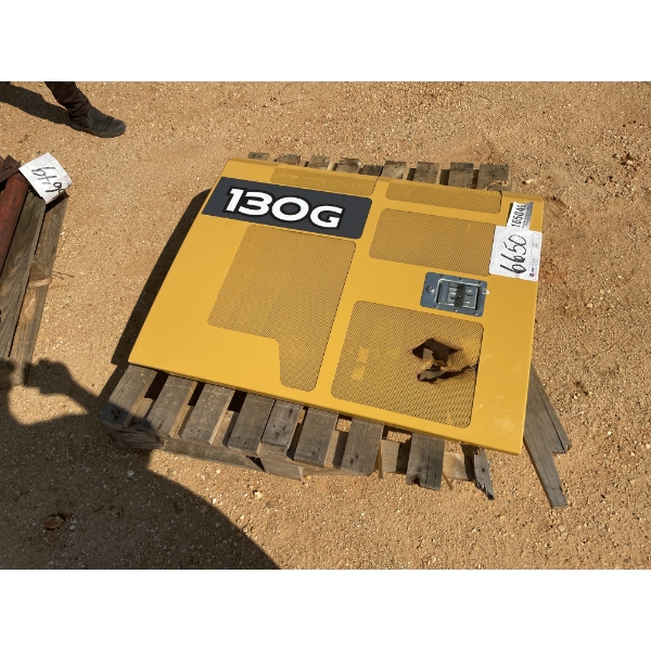JOHN DEERE 1306 EXCAVATOR SIDE DOOR