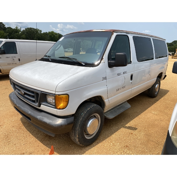 2006 FORD E350 Passenger Van